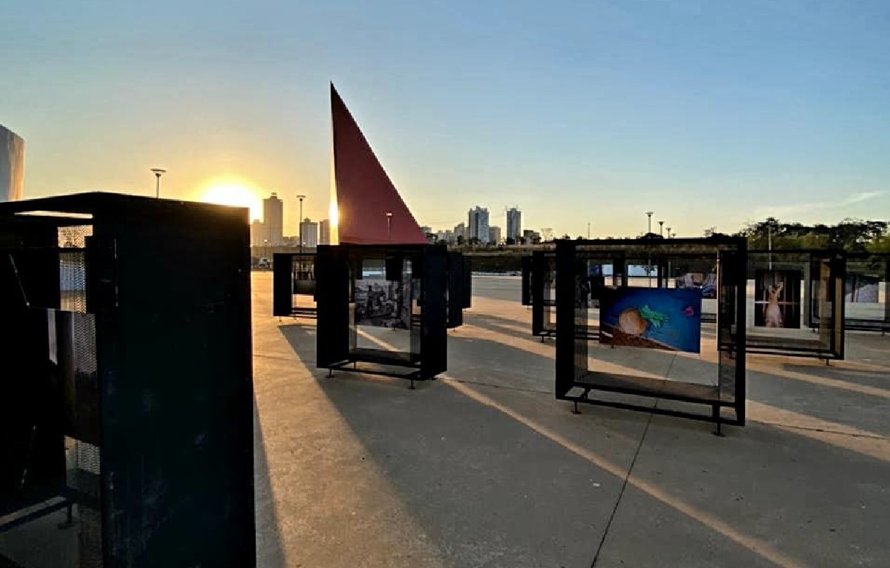 Mostra "No Olho da Rua" no Centro Cultural Oscar Niemeyer