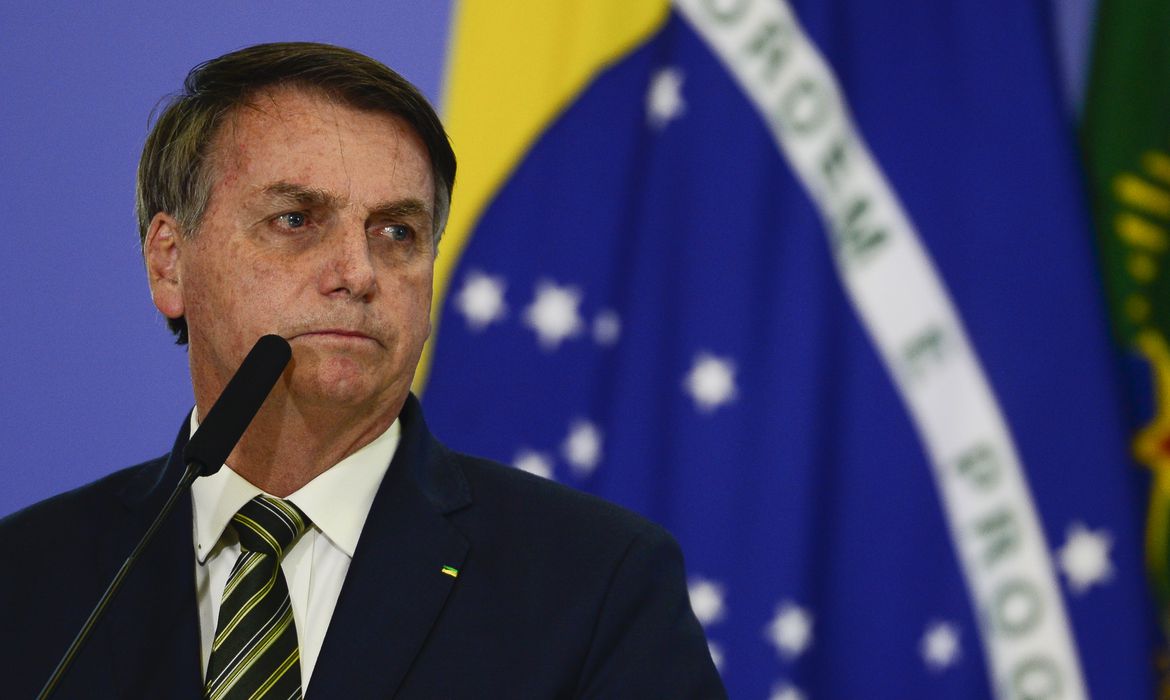 Pesquisa: Bolsonaro é avaliado como ruim ou péssimo por 54% dos eleitores