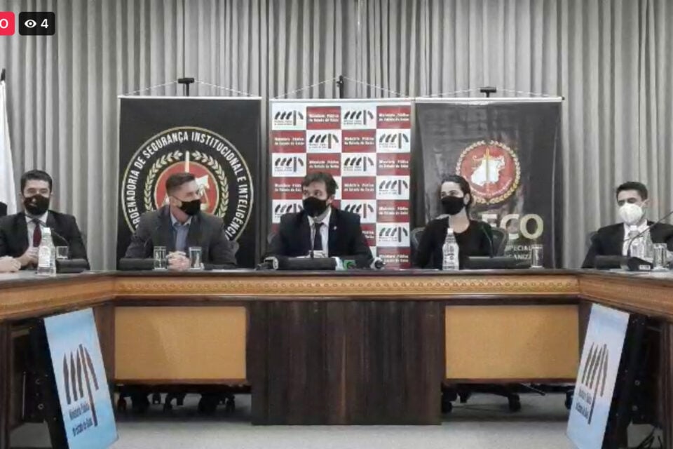 Promotores dão detalhes da operação sócio oculto na sede do Ministério Público de Goiás (Foto: Reprodução)