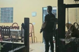 - investigado - armas - Preso suspeito de tentativa de homicídio por divisão de terras, em Goianésia