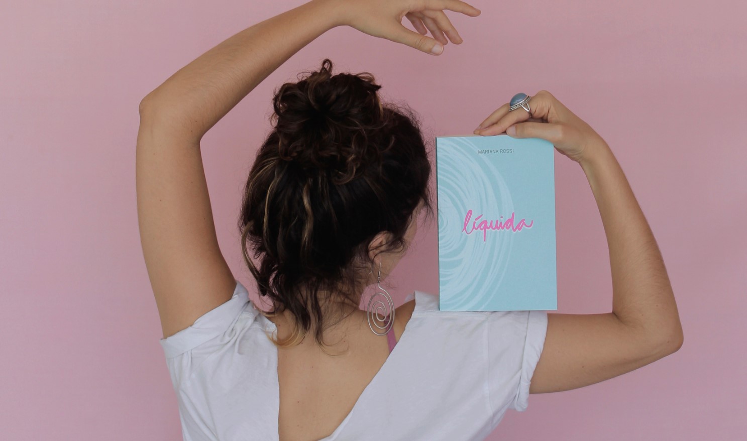 Atriz e escritora Mariana Rossi ministra o curso (Foto: Divulgação)