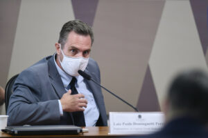 Deputado disso que áudio é antigo e trata-se da aquisição de luvas