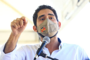 Tejota dá recado e faz "discurso de boas-vindas" a emedebistas