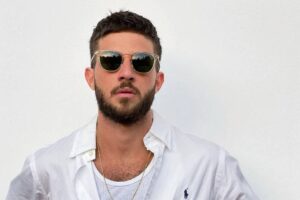 Chay Suede abre o jogo sobre política: 'Desejo um Brasil sem Bolsonaro'