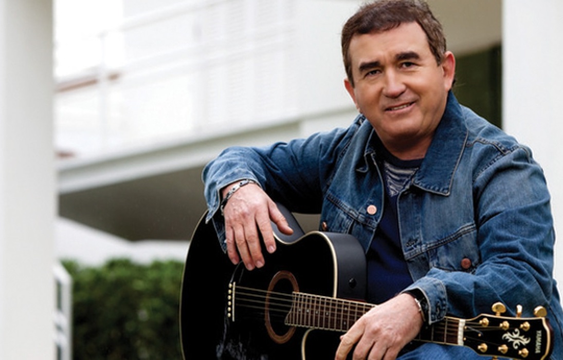 Autora de livro entra na Justiça para cobrar R$ 100 mil de Amado Batista; entenda