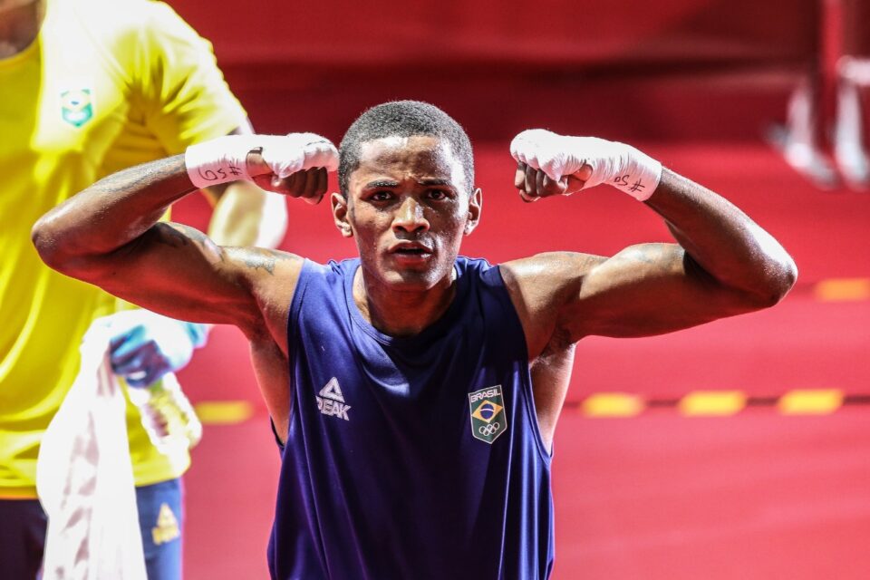 Imagem que ilustra a matéria Wanderson de Oliveira vence no boxe e vai enfrentar cubano nas quartas em Tóquio