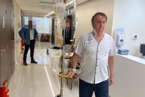 Hospital diz que Bolsonaro fez teste para Covid-19 antes de ser internado