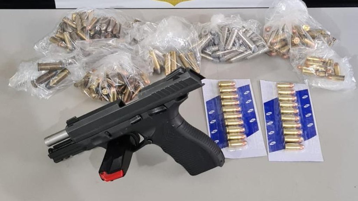 Após uma série de denúncias de ameaça, homem é preso em Goiatuba com arma que havia sido furtada de um policial civil, em Aparecida
