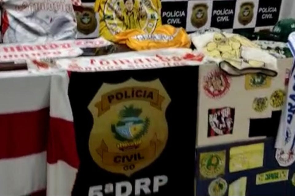 Grupo que atropelou torcedores de time rival deixou garota pelada na rua
