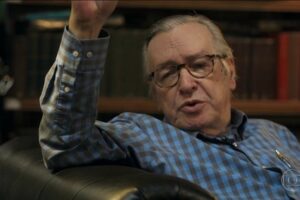 Escritor bolsonarista estava vindo dos Estados Unidos para o Brasil e teria sentindo um "mal-estar súbito"