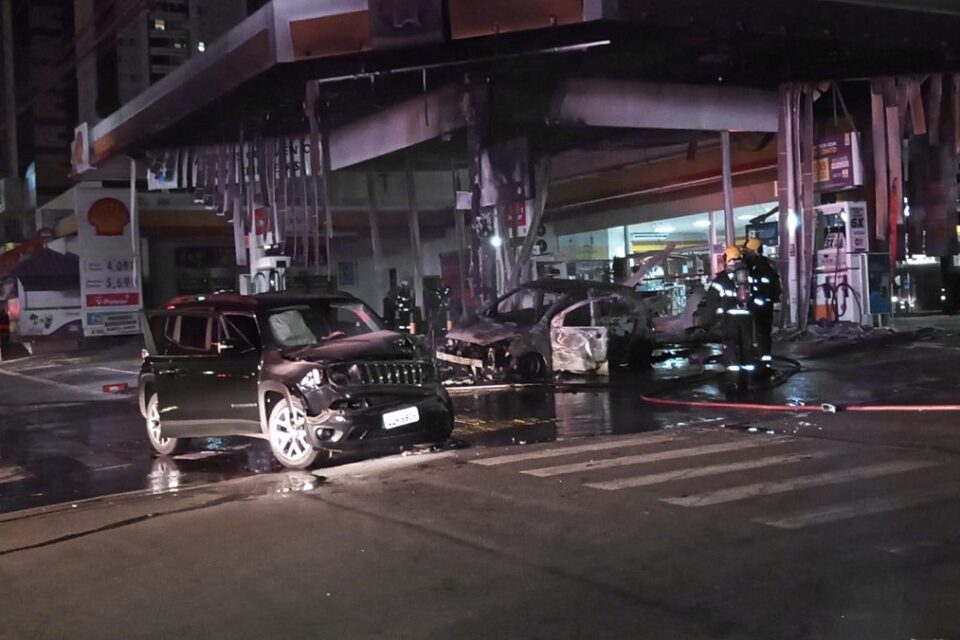 Incêndio em posto de gasolina (Foto: CBMGO / Divulgação)