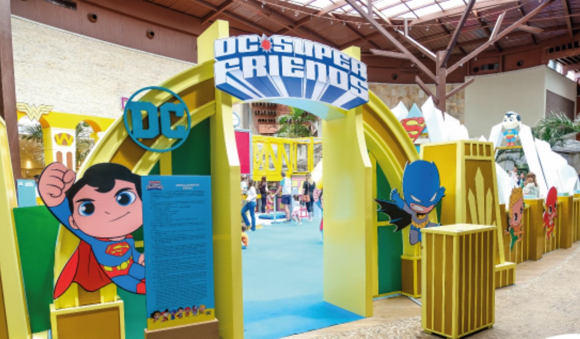 Parque infantil DC Super Friends estreia no Passeio das Águas Shopping