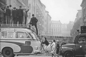 'A Vida dos Outros e a Minha', memórias em diálogo com referências literárias