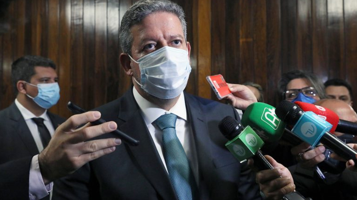 Impeachment de um presidente é "solução extrema", diz Lira