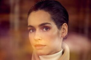 Maria Flor está grávida de três meses e deixará elenco de 'Um Lugar ao Sol'