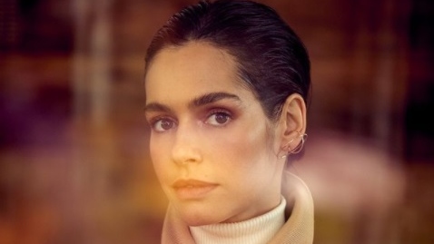 Maria Flor está grávida de três meses e deixará elenco de 'Um Lugar ao Sol'