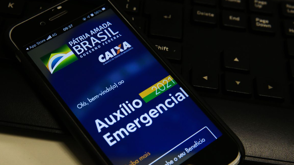 O auxílio emergencial será pago neste domingo (29) a trabalhadores informais nascidos em novembro. Esta é a quinta parcela do benefício. (Foto: Marcello Casal Jr. / Agência Brasil)