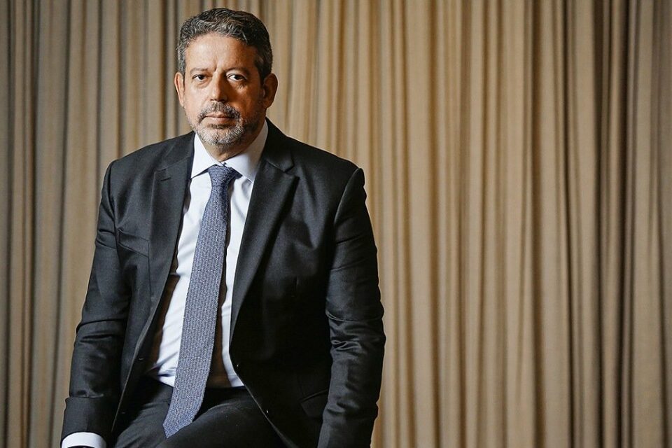 Minha reeleição na Câmara não depende da reeleição de Bolsonaro, diz Lira (Foto: Veja / Reprodução)