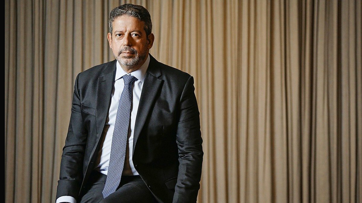 Minha reeleição na Câmara não depende da reeleição de Bolsonaro, diz Lira (Foto: Veja / Reprodução)