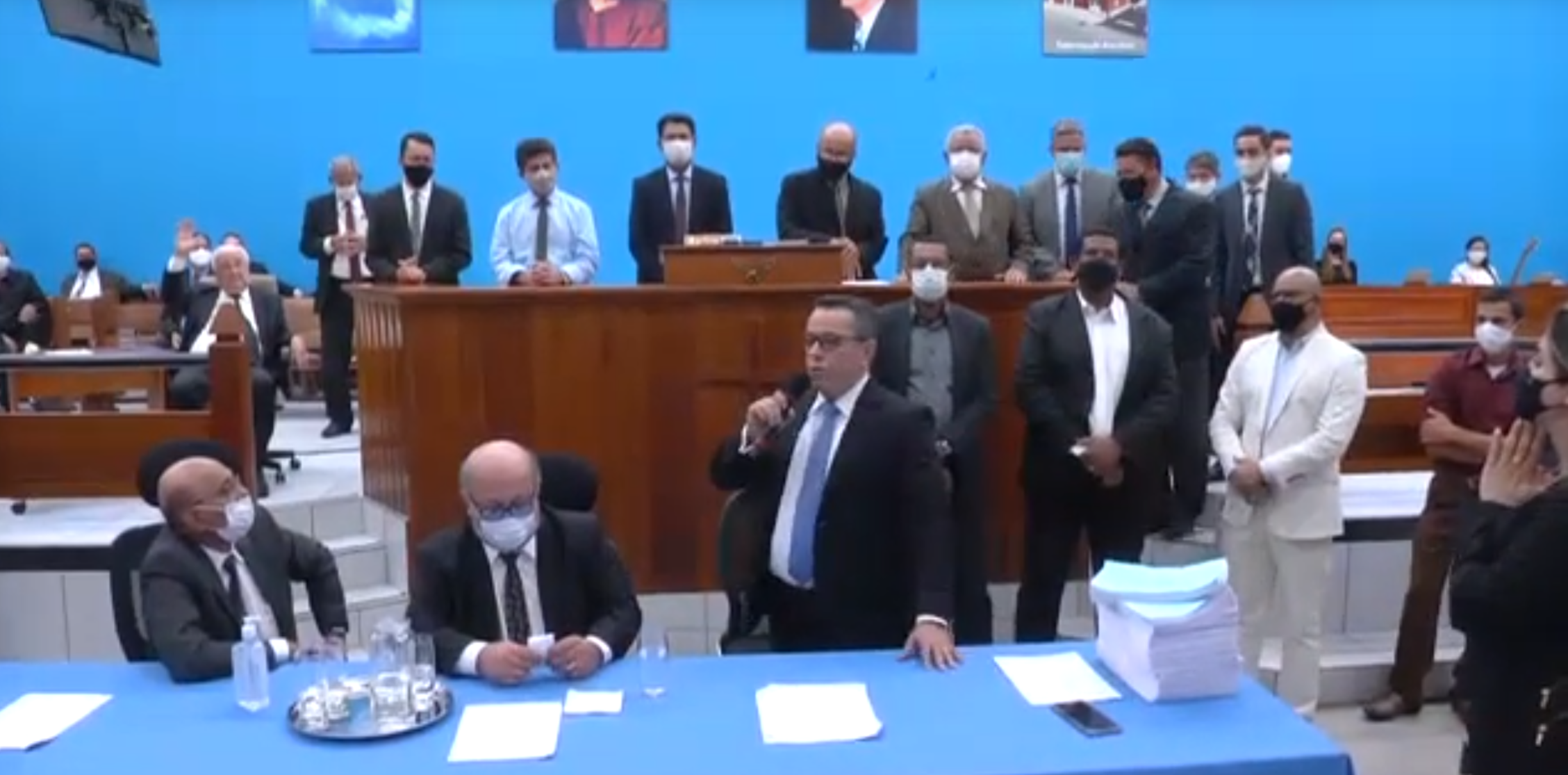 Advogados de pastor denunciado por abuso sexual apresentam defesa para fiéis na igreja