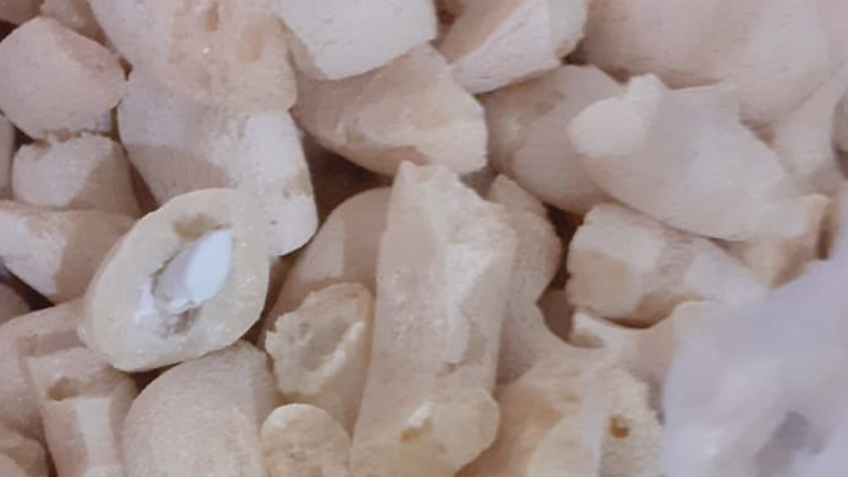 Mulher é presa ao tentar passar drogas em biscoitos no presídio de Aparecida