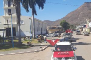 Atos "Fora Bolsonaro" em Alvorada do Norte, na Região Nordeste do estado (Foto: Arquivo pessoal/Divulgação)