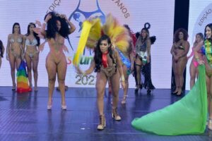 Andressa Urach diz que modelo que criou briga no Miss Bumbum será processada Andressa Urach Miss Bumbum tem beijo entre candidatas e briga após vitória de Luna Leblanc