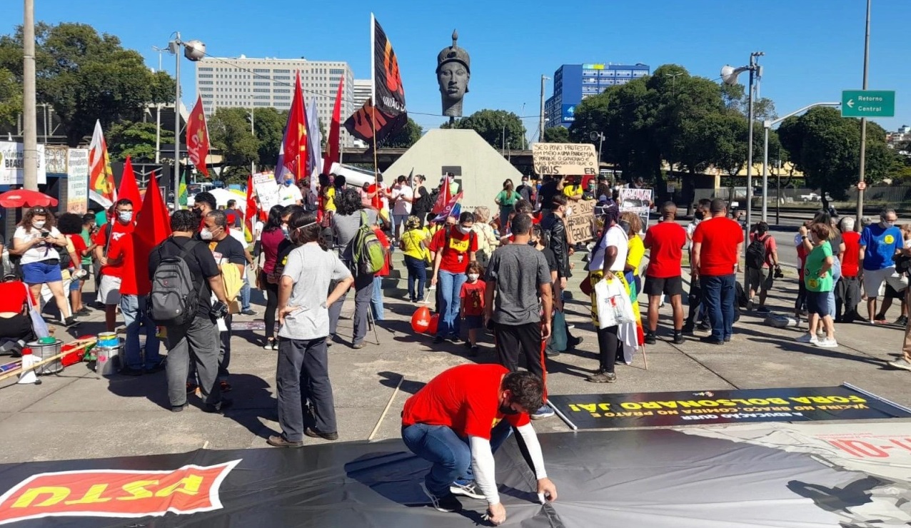Manifestantes de 187 cidades voltam às ruas contra Bolsonaro 