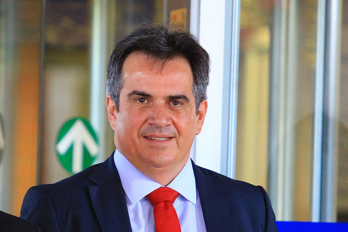 Anúncio foi feito pelo parlamentar nas redes sociais