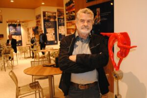 Adélio Sarro realiza exposição em Goiânia