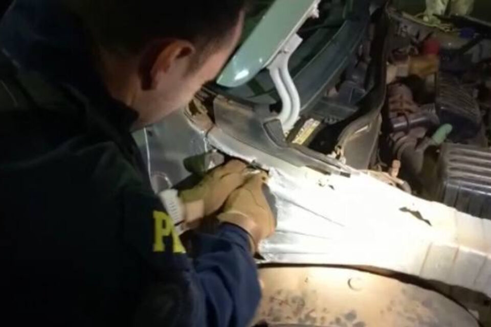 PRF apreende 11 quilos de pasta base de cocaína em Uruaçu e Jataí