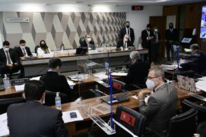 Exército responde CPI e diz que não informações sobre militares do governo