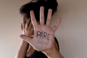 O grupo reflexivo para homens autores de violência doméstica em Goiânia deve reiniciar os trabalhos a partir do mês de agosto. (Foto ilustrativa: reprodução/A Gazeta)