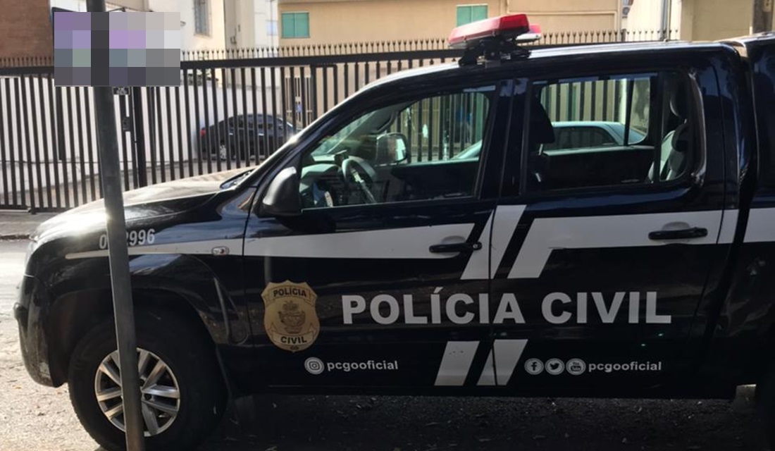 Mãe e padrasto são suspeitos de matar criança espancada em Trindade - A Polícia Civil prendeu em flagrante uma mãe e um padrasto suspeitos de matar uma criança, de três anos, espancada em Trindade, na Região Metropolitana de Goiânia.