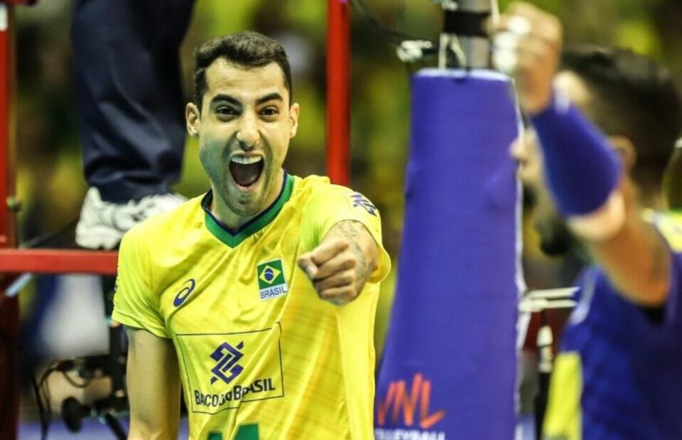Douglas Souza, do vôlei, faz sucesso mostrando bastidores da Olimpíada