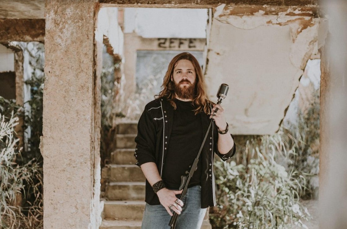 Haig Berberia se apresenta no Lowbrow Lab Arte & Boteco, em Goiânia