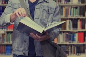 Bolsas do ProUni diminuem quase 1/3 em um ano