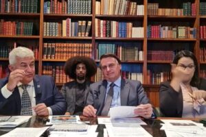 Apesar disso, o apoiador agradeceu o presidente e que não era um "negro vitimista"