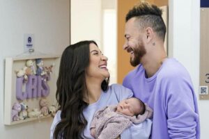 Bianca Andrade e Fred celebram primeira semana de Cris: 'Intensa fofura'