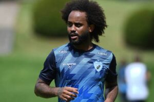 Celsinho em treinamento no Londrina