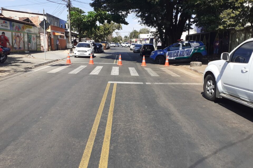 Um motociclista, de 31 anos, morreu nesta quinta-feira (22) depois de ser atingido por um carro que trafegava na contramão, em Goiânia. (Foto: Dict)