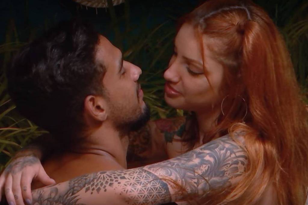 Casal é punido em R$ 200 mil por fazer sexo cinco vezes em reality