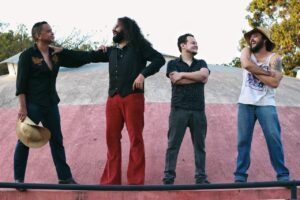 Os Indomáveis & Sandoval Shakerman lança "Fair Play