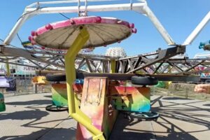 Adolescentes são arremessadas para fora de brinquedo no ES; vídeo