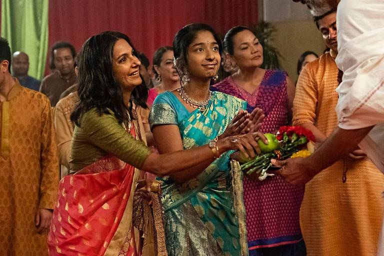 'Eu Nunca...' ganha 2ª temporada e fãs celebram narração de Gigi Hadid