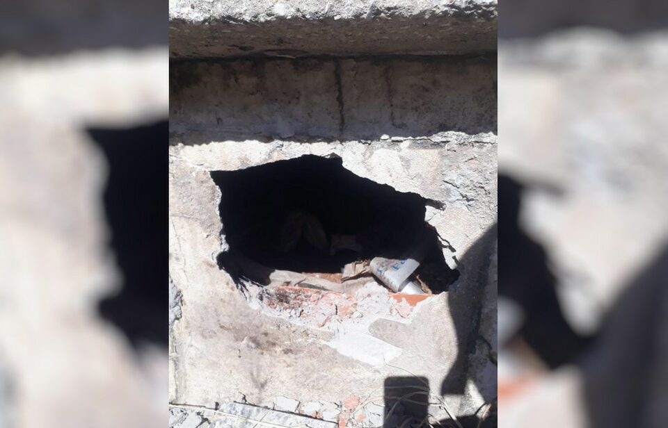 Um túmulo foi revirado e um crânio foi furtado no cemitério municipal de Santo Antônio do Descoberto, na última quarta-feira (21).