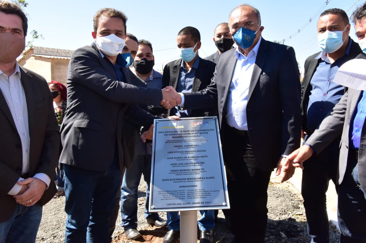 A Enel Goiás entregou, na manhã desta quinta-feira (1º), a implantação da rede de distribuição de energia elétrica, em Cristalina. (Foto: divulgação/Enel)