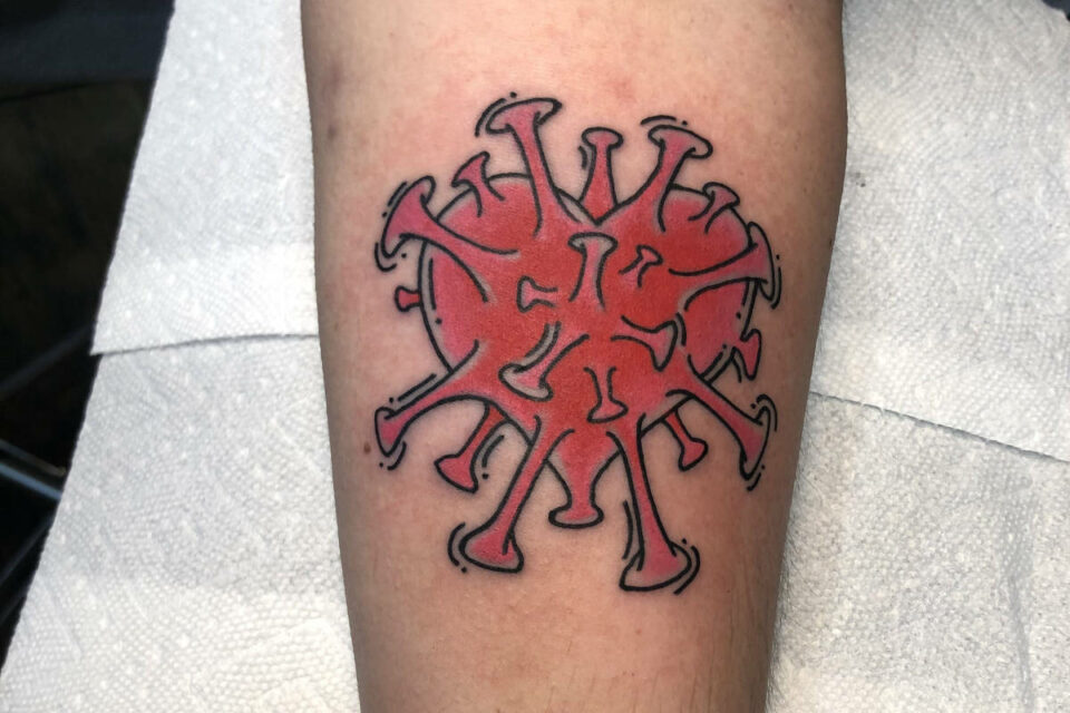 Tatuagem de pandemia? Pessoas marcam a pele para recordar momento atual; fotos