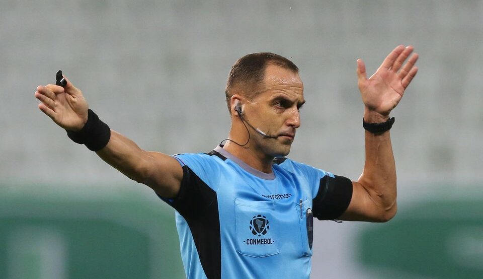Esteban Ostojich árbitro