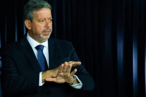 Ele disse que o impeachment não é feito pelo presidente da Câmara e deve ser composto por uma "construção" de circunstâncias